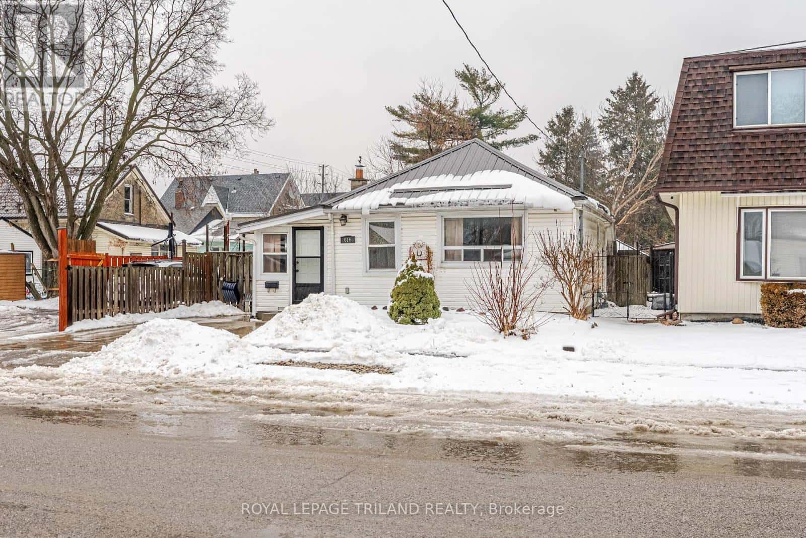 616 LAYARD STREET — London East (East L), Ontario - Photo 5 of 34