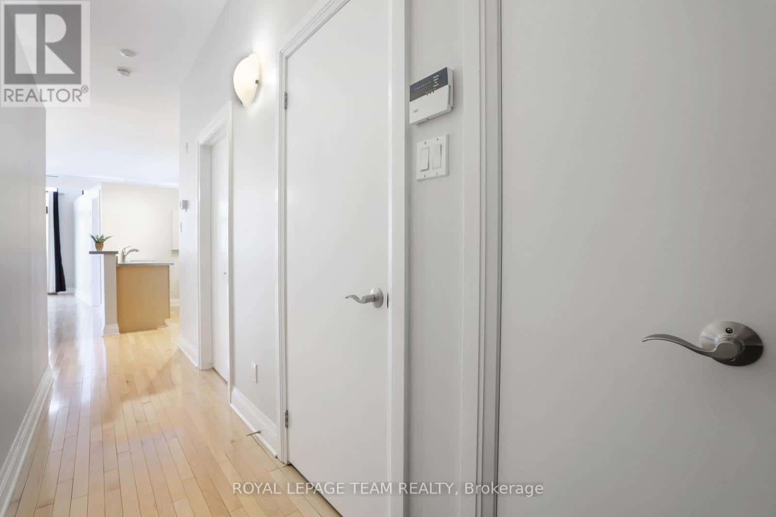 203 - 300 POWELL AVENUE — Ottawa, Ontario - Photo 4 of 30