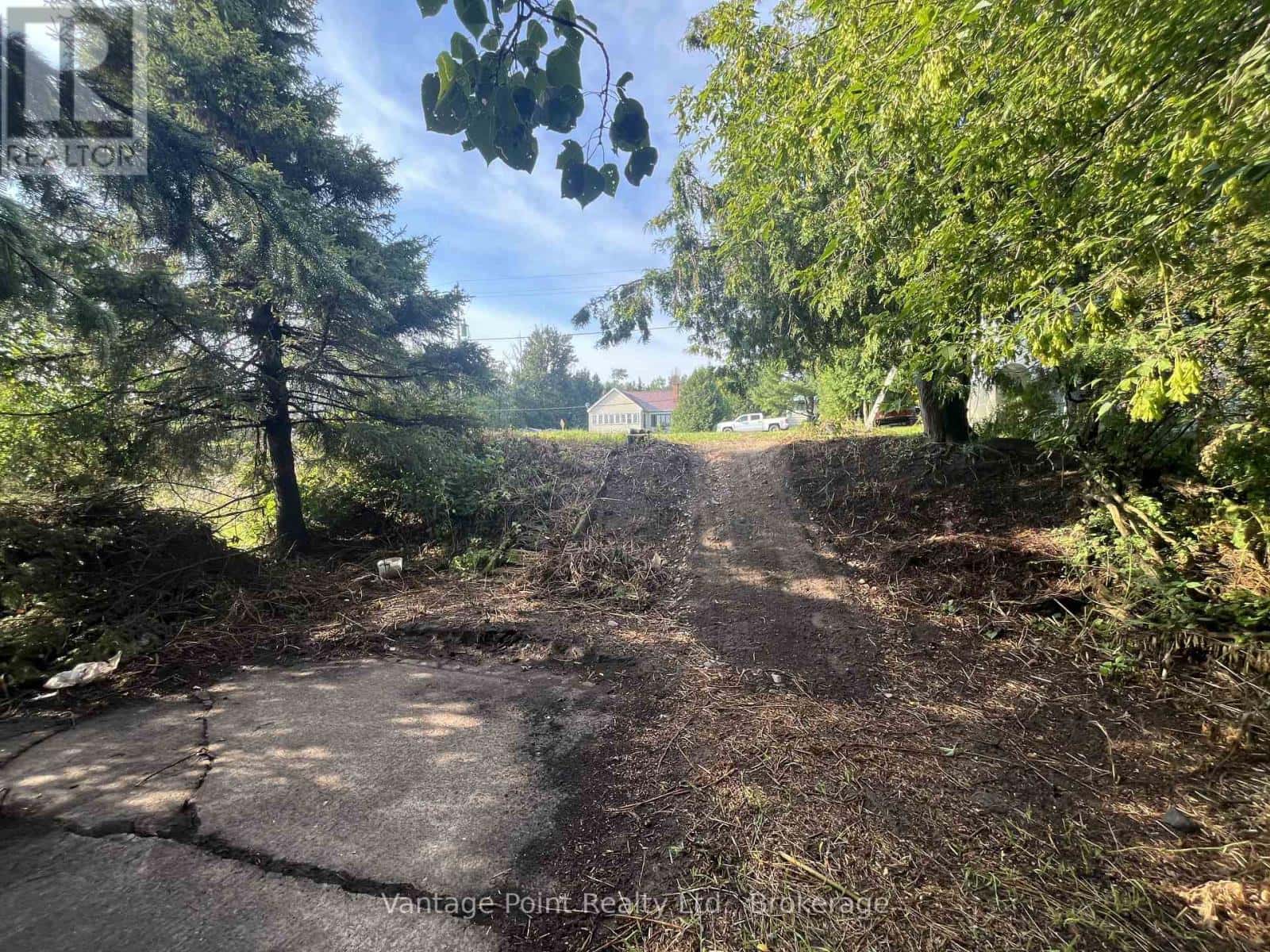 33 THIRD STREET E — Timiskaming (TIM - Outside - Rural), Ontario - Photo 3 of 11