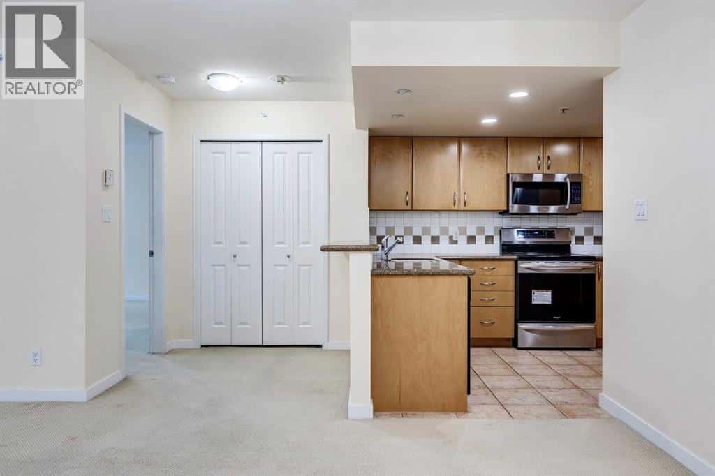 209, 1108 6 Avenue SW — Calgary, Alberta - Photo 4 of 45