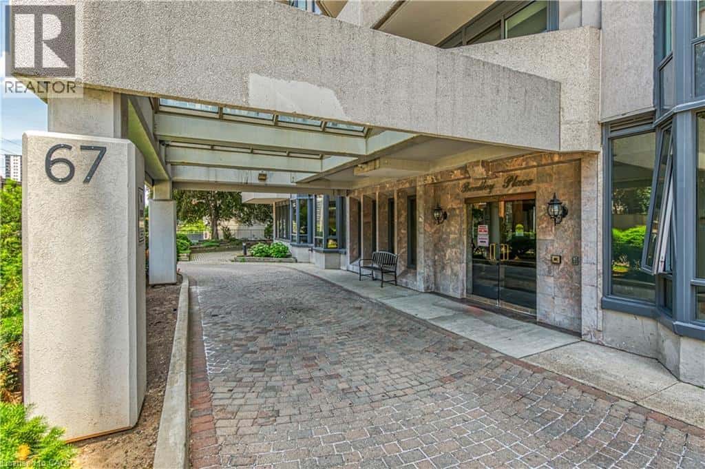 67 CAROLINE Street S Unit# 203 — Hamilton, Ontario - Photo 2 of 40