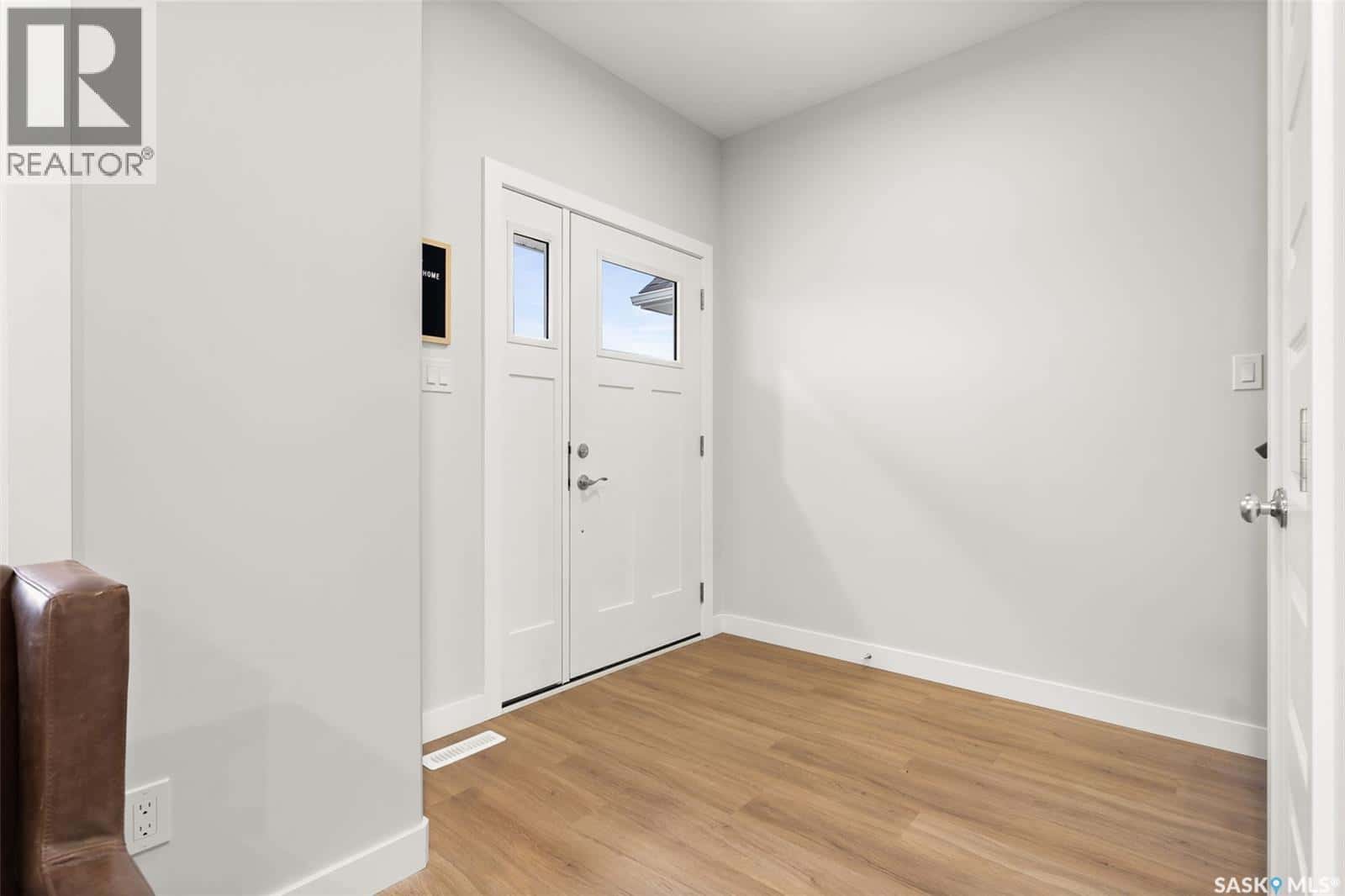 3164 Green Turtle ROAD — Regina, Saskatchewan - Photo 3 of 36