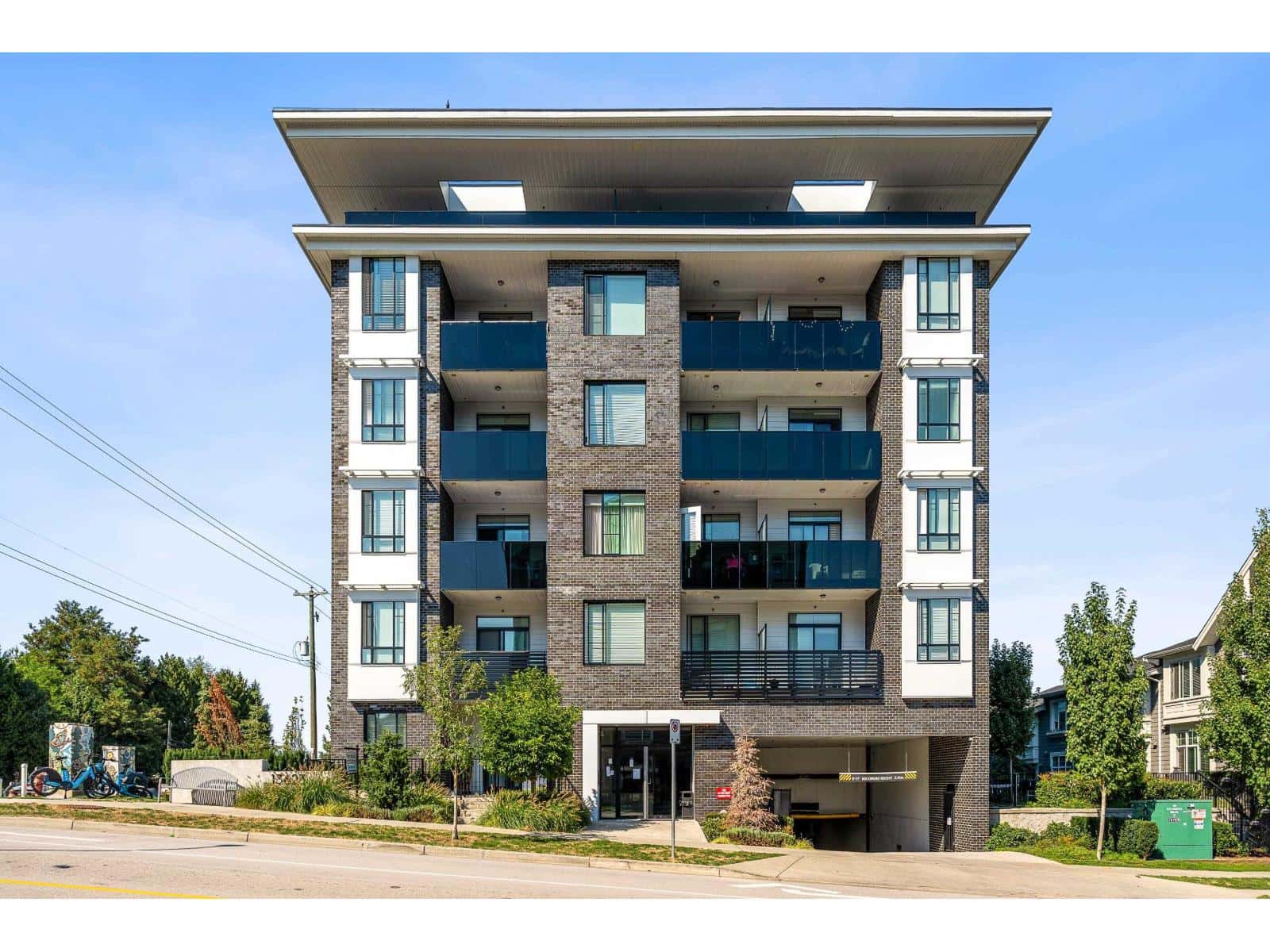 507 13623 81A AVENUE — Surrey, British Columbia - Photo 2 of 36