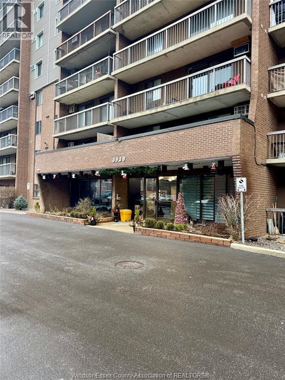 3936 WYANDOTTE STREET East Unit# 312 — Windsor, Ontario - Main photo