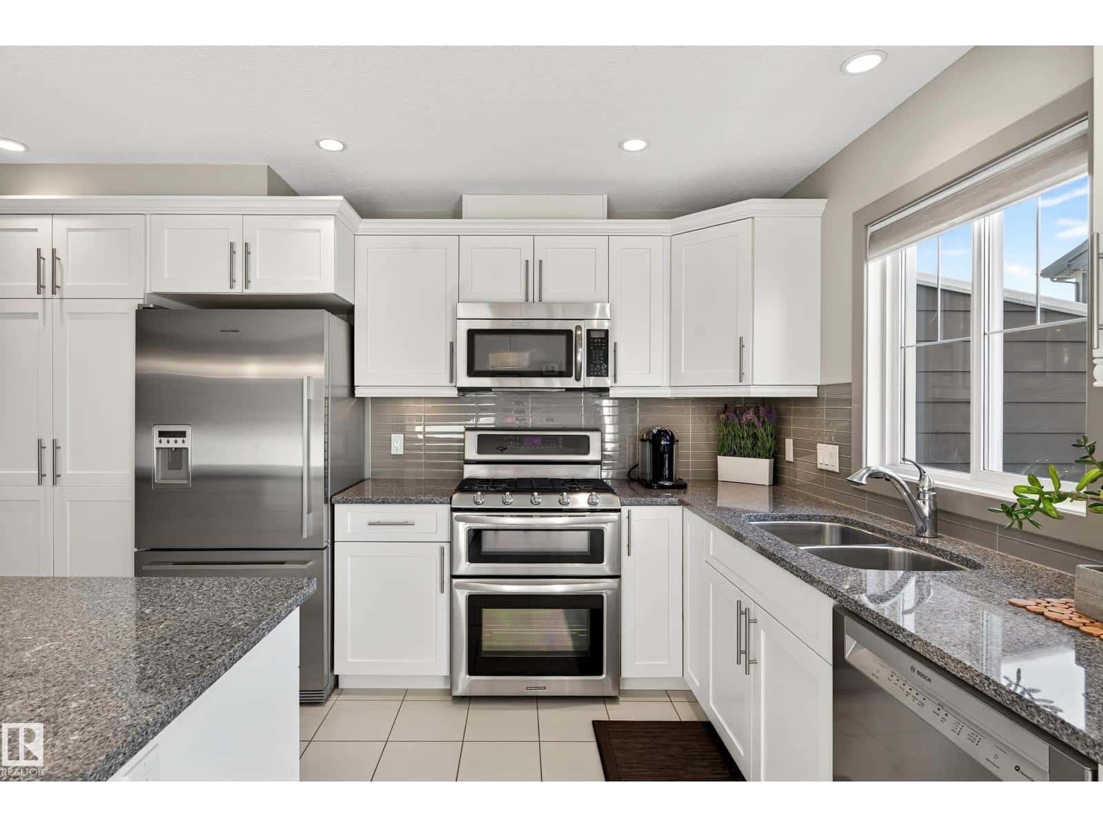 #6 1150 WINDEREMERE WY SW — Edmonton, Alberta - Photo 4 of 52