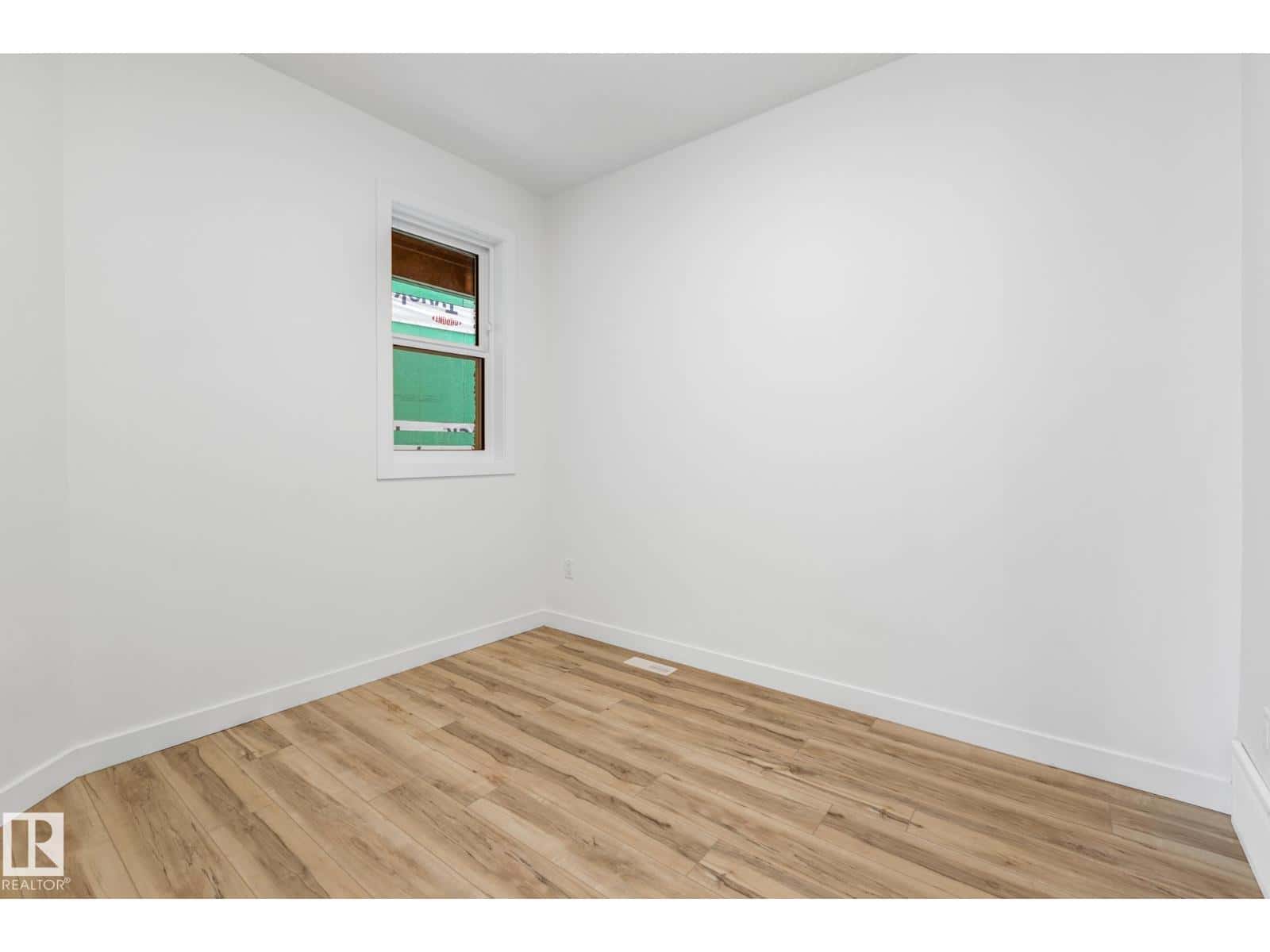 10 ENNS CO — Fort Saskatchewan, Alberta - Photo 3 of 42