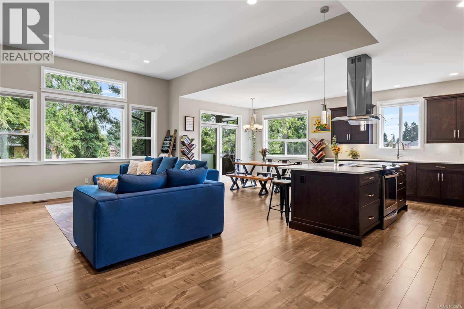 838 Stirling Dr — Ladysmith, British Columbia - Photo 3 of 42