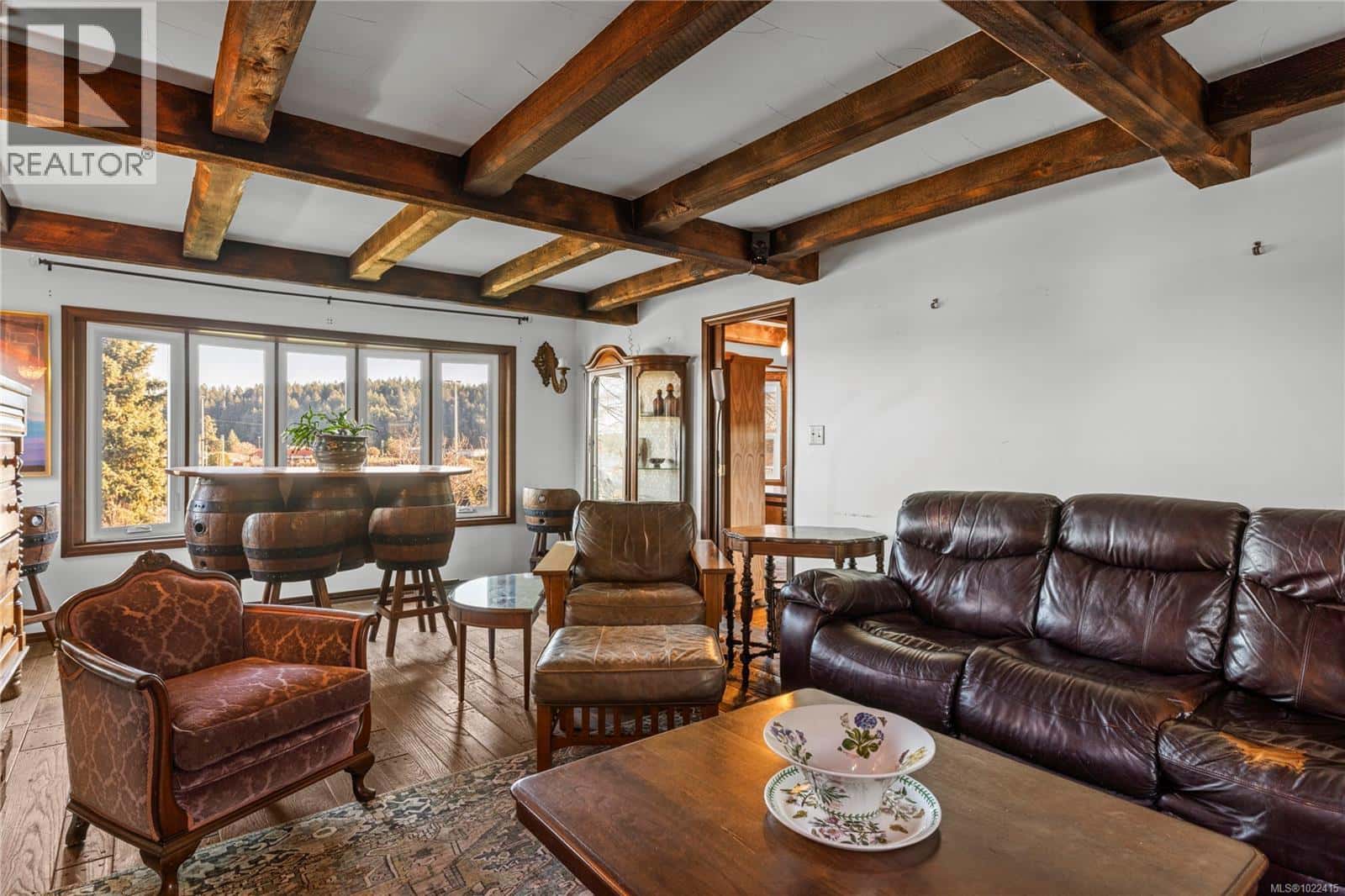 618 Beach Dr — Nanaimo, British Columbia - Photo 3 of 27