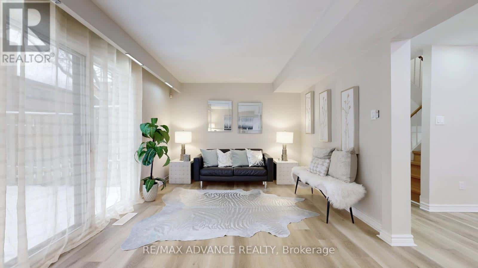 4 FROSTY MEADOWAY — Toronto (Hillcrest Village), Ontario - Photo 3 of 29