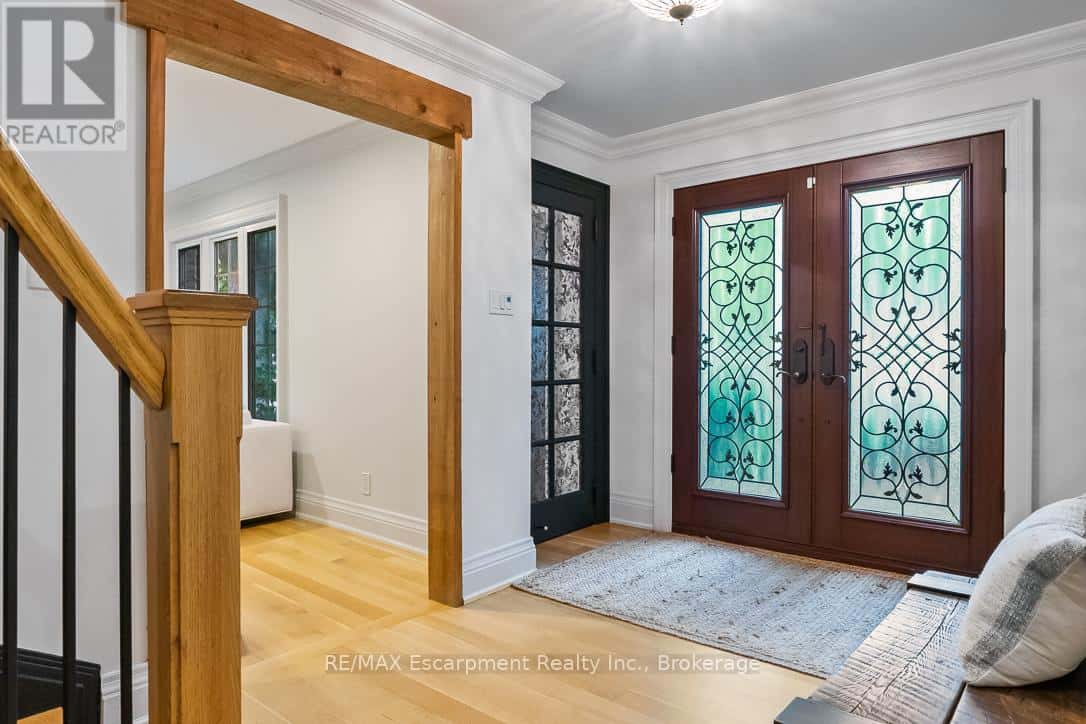 138 CAVENDISH COURT — Oakville (MO Morrison), Ontario - Photo 3 of 39