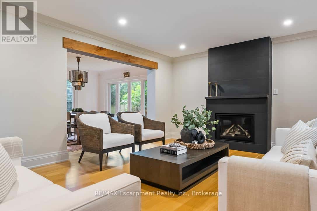 138 CAVENDISH COURT — Oakville (MO Morrison), Ontario - Photo 5 of 39