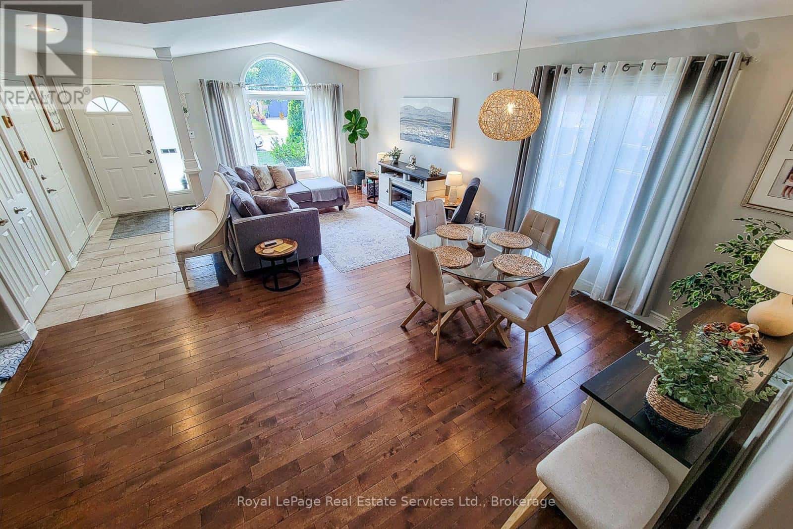 8111 WOODSVIEW CRESCENT — Niagara Falls (Ascot), Ontario - Photo 5 of 48