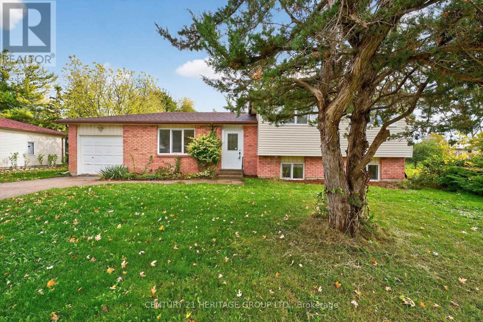 1087 COUNTY RD 42 — Clearview (Stayner), Ontario - Main photo