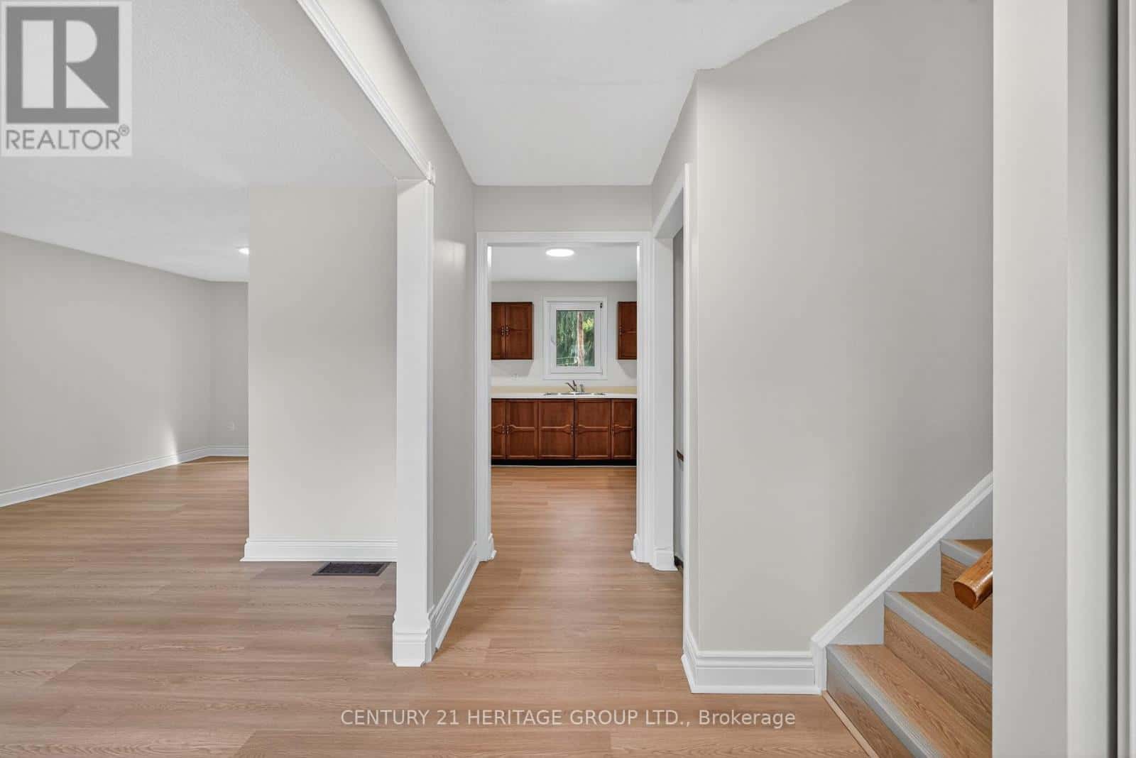 1087 COUNTY RD 42 — Clearview (Stayner), Ontario - Photo 4 of 48