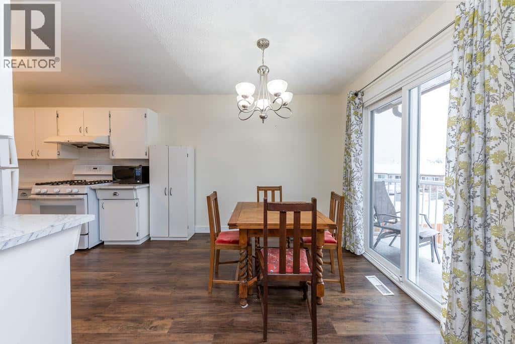 353 WADDINGTON Drive — Kamloops, British Columbia - Photo 5 of 29