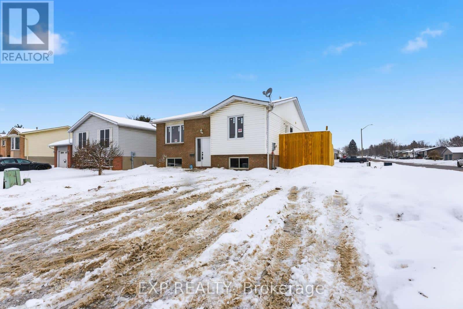 136 NORTH MURRAY STREET — Quinte West (Trenton Ward), Ontario - Photo 3 of 42