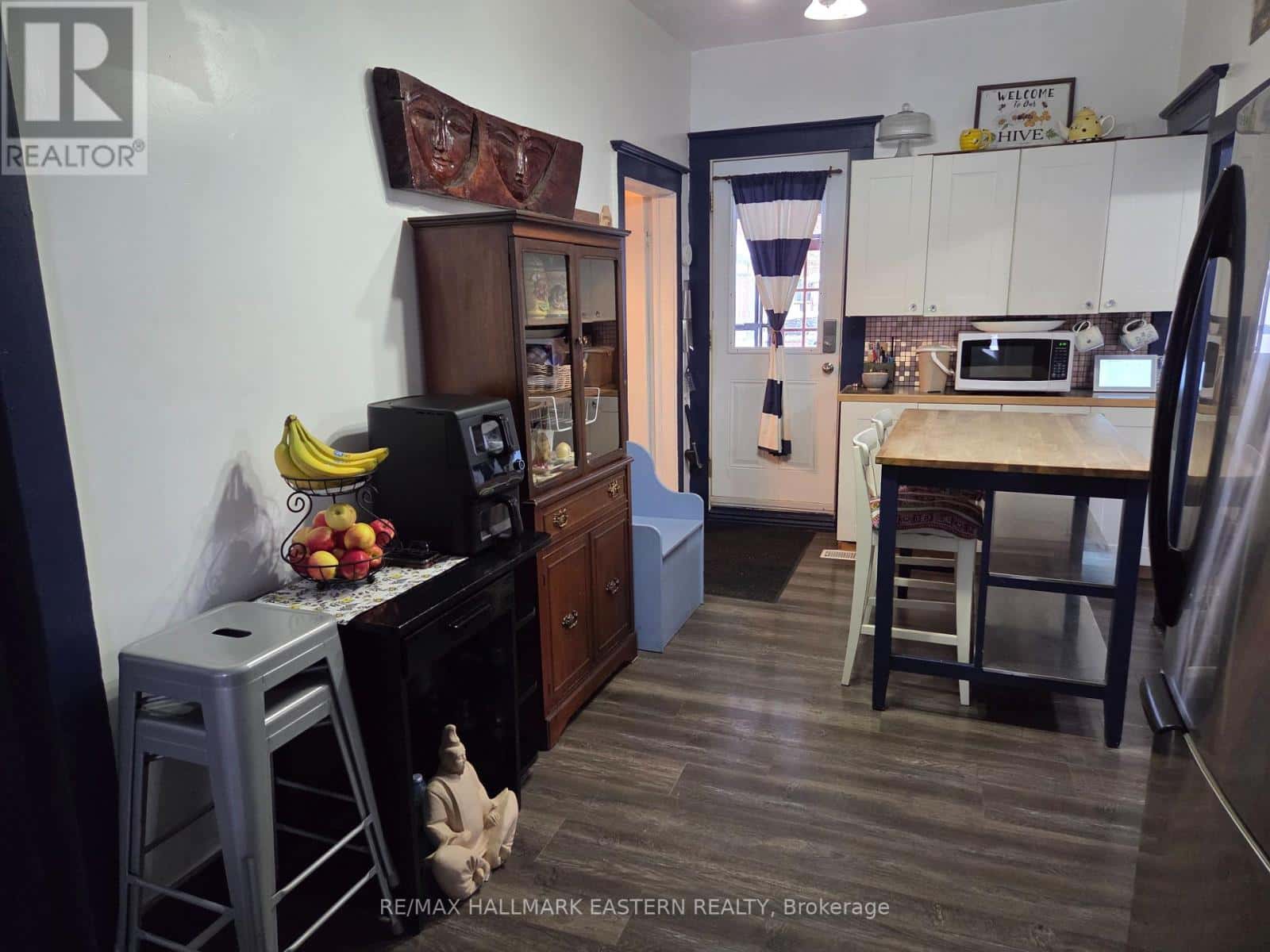 870 GEORGE STREET N — Peterborough (Northcrest Ward 5), Ontario - Photo 4 of 23