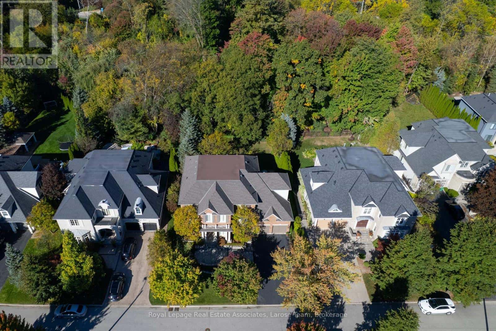 562 GLADWYNE COURT — Mississauga (Lorne Park), Ontario - Photo 3 of 49