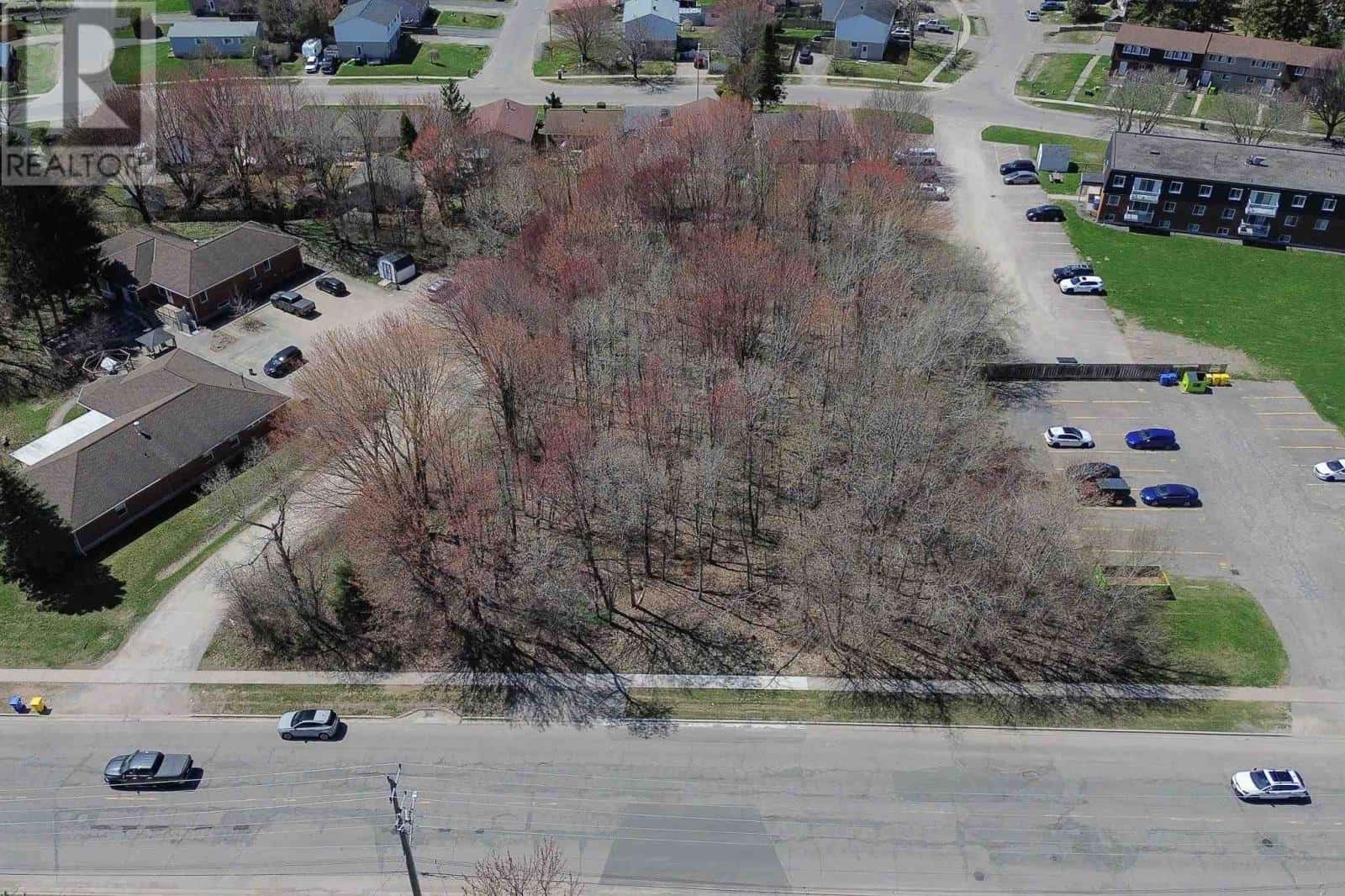 511 Boundary RD — Sault Ste. Marie, Ontario - Photo 2 of 10