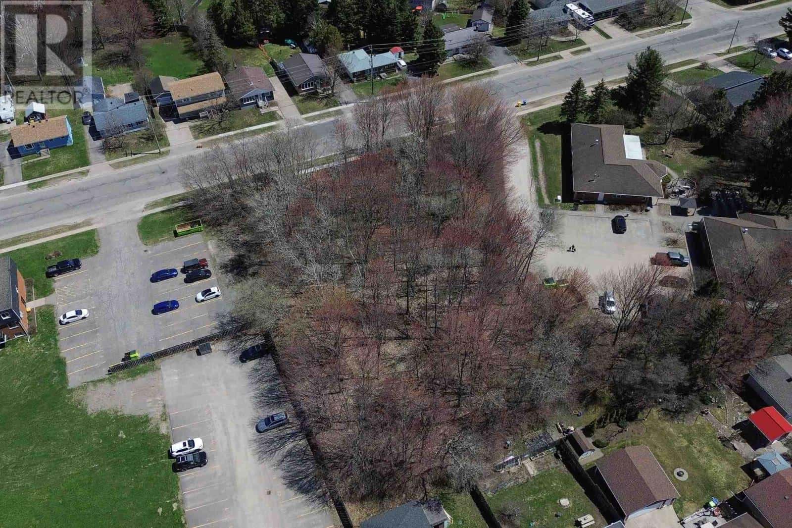 511 Boundary RD — Sault Ste. Marie, Ontario - Photo 3 of 10