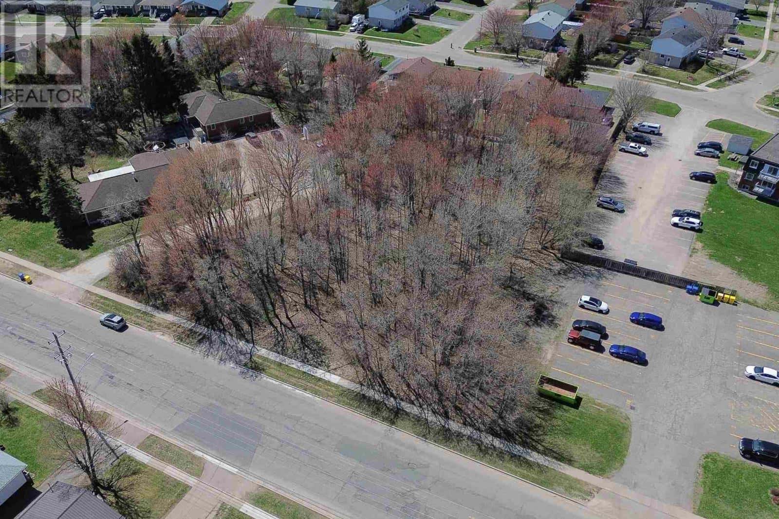 511 Boundary RD — Sault Ste. Marie, Ontario - Photo 4 of 10