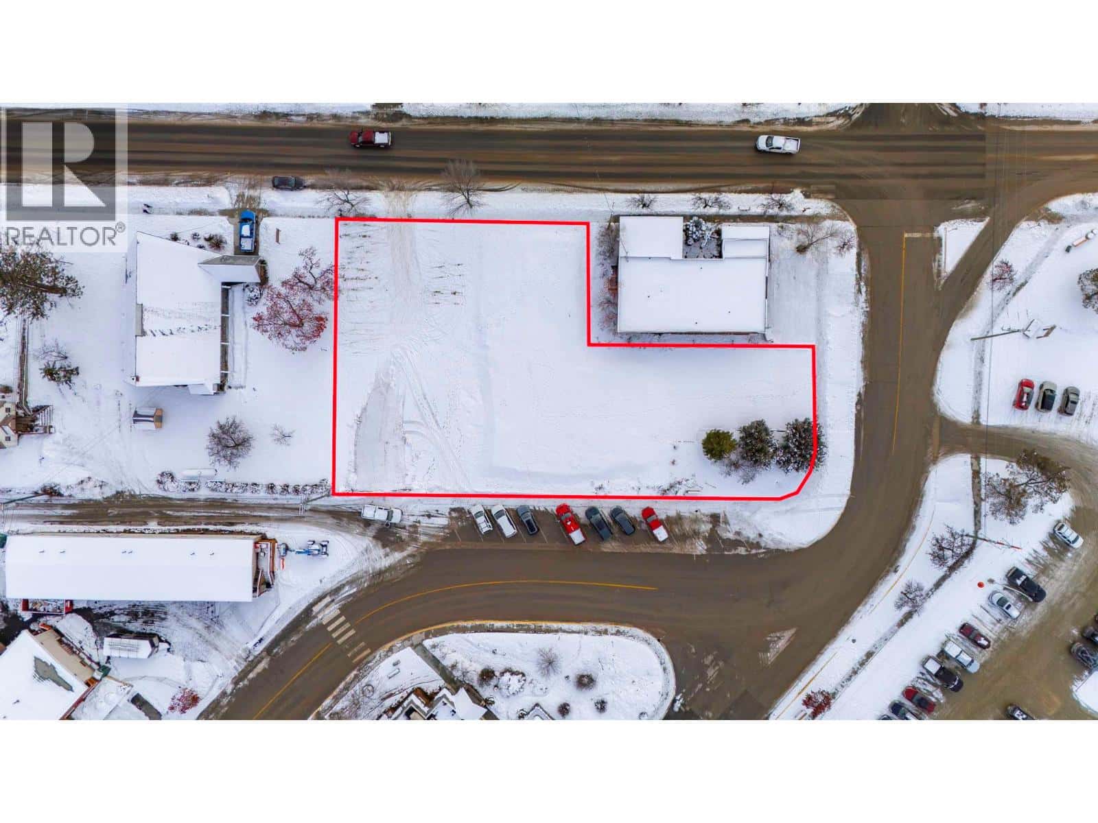 837 Park Drive — Golden, British Columbia - Photo 5 of 38