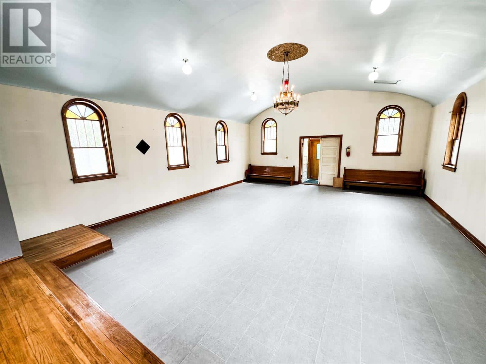 5 Church ST — Red Lake, Ontario - Photo 2 of 10