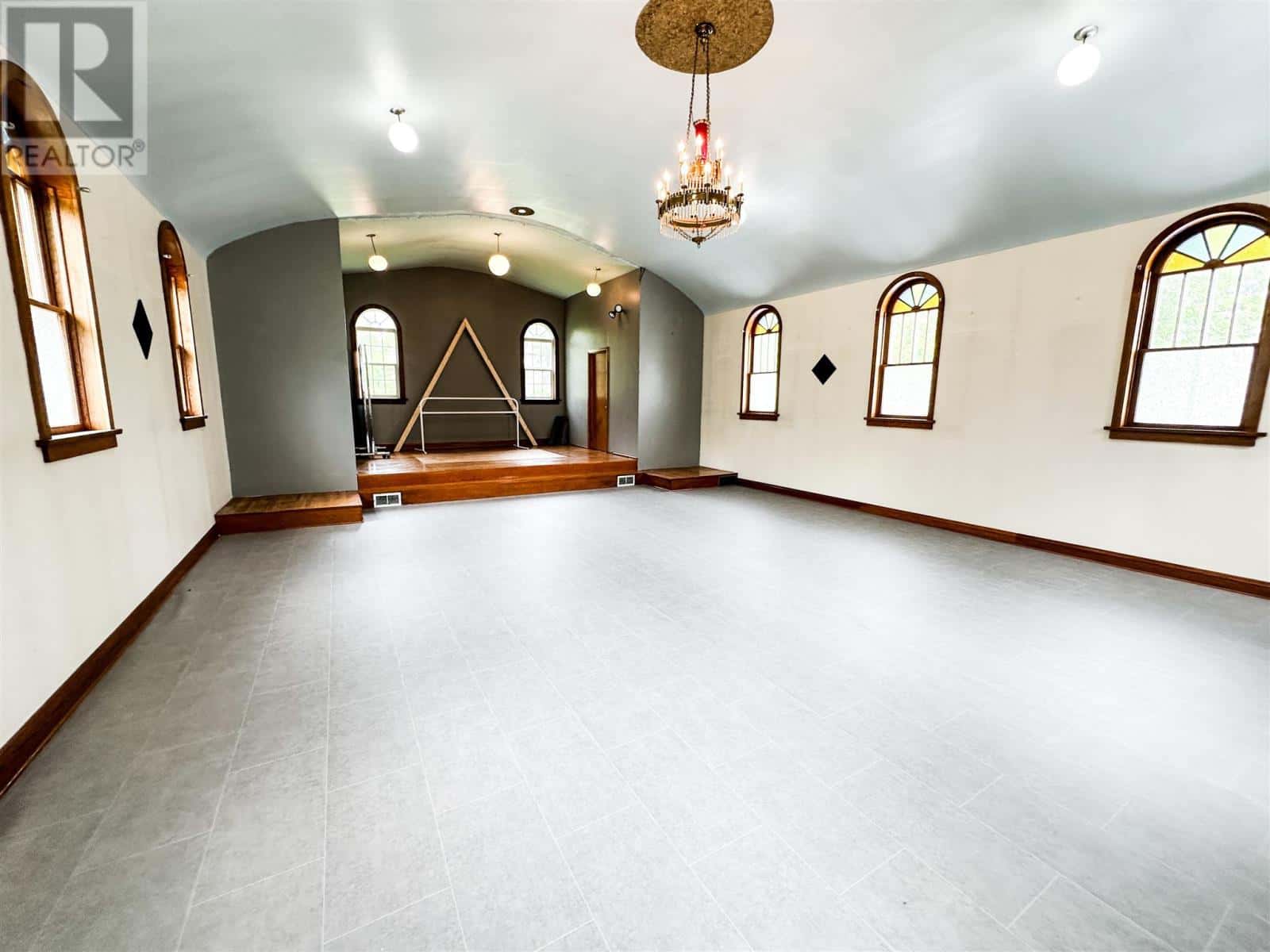 5 Church ST — Red Lake, Ontario - Photo 3 of 10