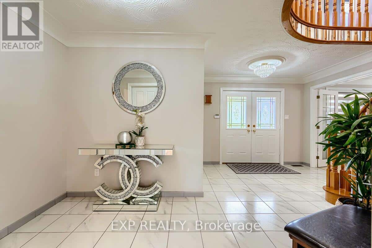 16 VOGUE COURT — Hamilton (Stoney Creek), Ontario - Photo 4 of 50