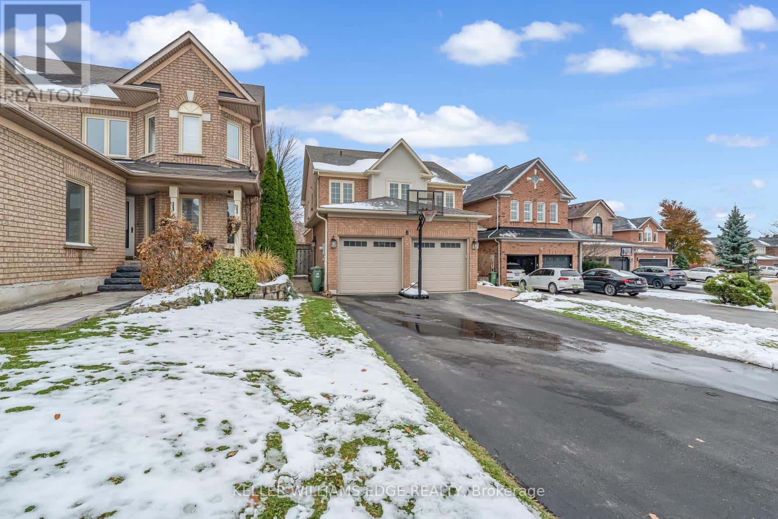 8 KEEWAYDIN STREET — Hamilton (Waterdown), Ontario - Photo 2 of 50
