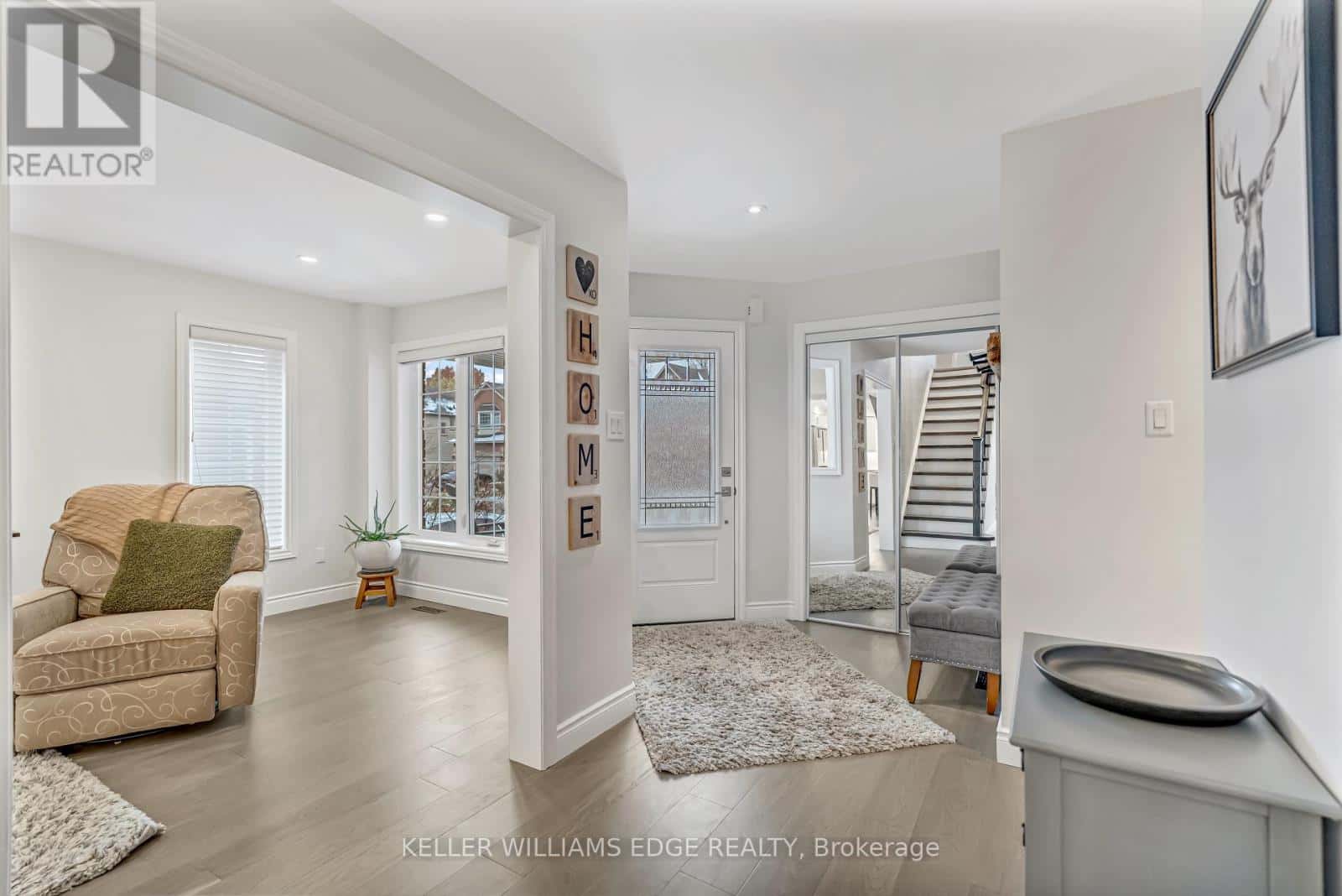 8 KEEWAYDIN STREET — Hamilton (Waterdown), Ontario - Photo 3 of 50