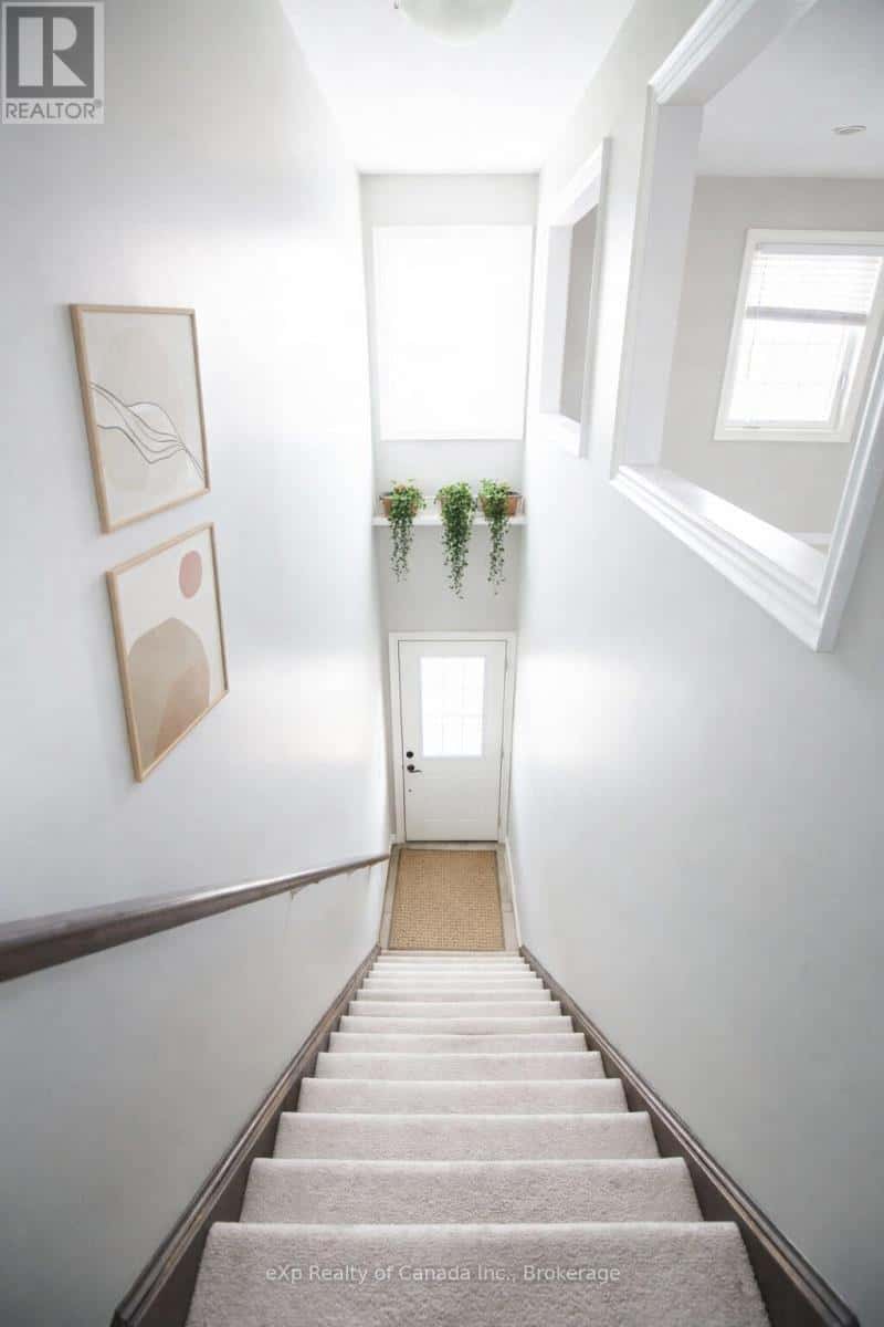 72 - 3320 MEADOWGATE BOULEVARD — London South (South U), Ontario - Photo 2 of 25