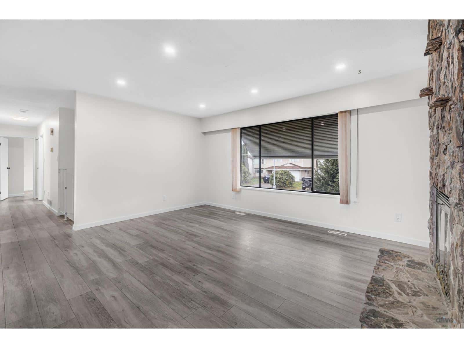 7710 JUNIPER STREET — Mission, British Columbia - Photo 5 of 20