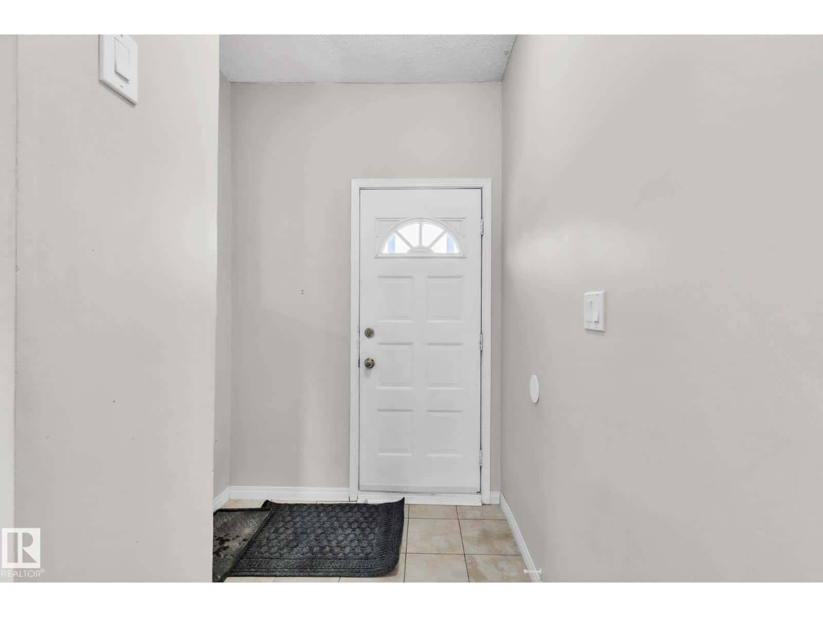 9208 99A AV — Morinville, Alberta - Photo 5 of 75