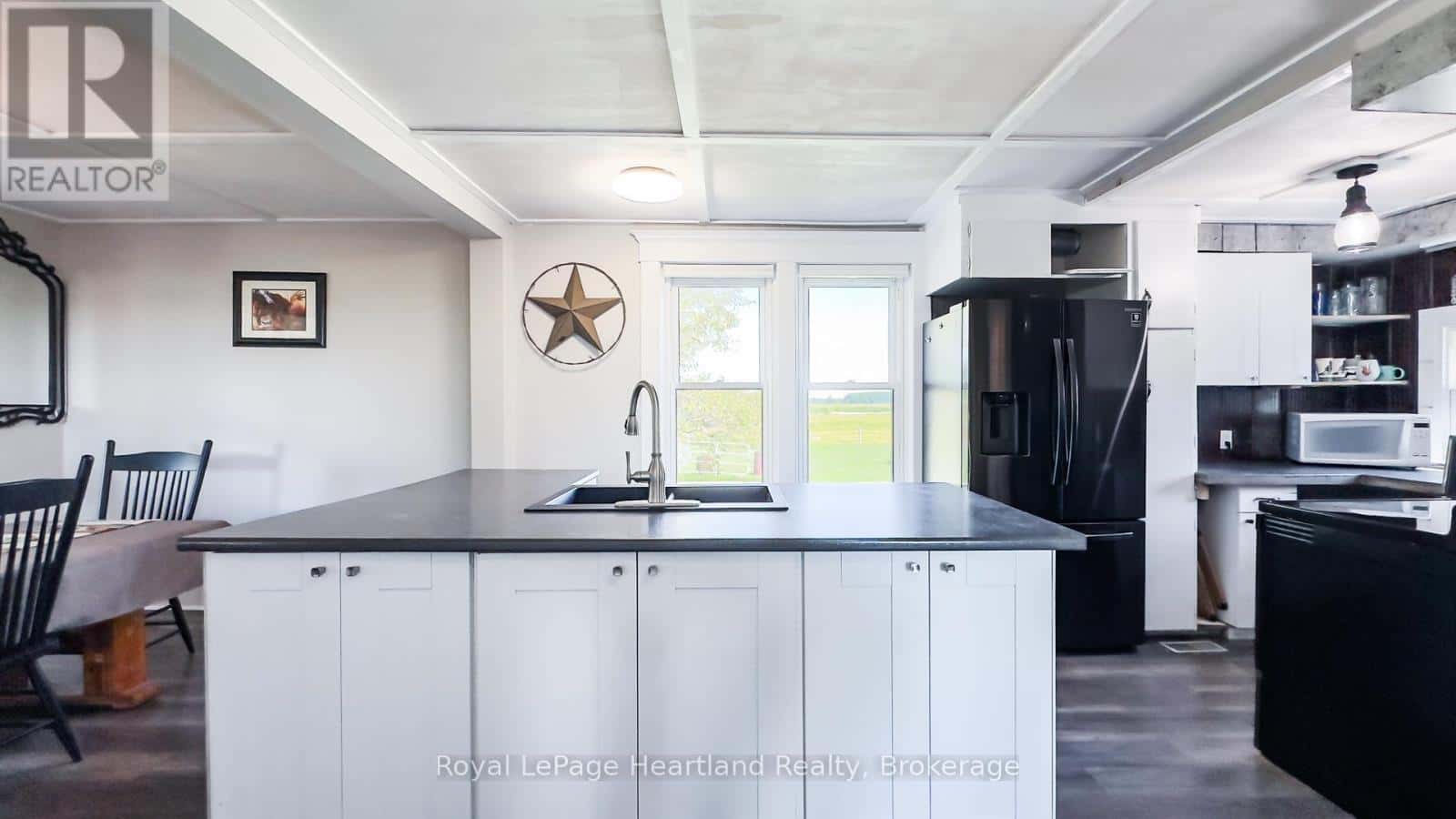 82376 BLUEWATER HIGHWAY — Ashfield-Colborne-Wawanosh (Colborne), Ontario - Photo 5 of 49