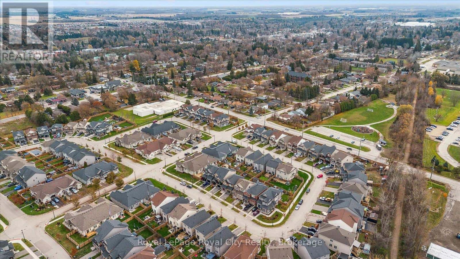 98 KAY CRESCENT — Centre Wellington (Fergus), Ontario - Photo 4 of 47