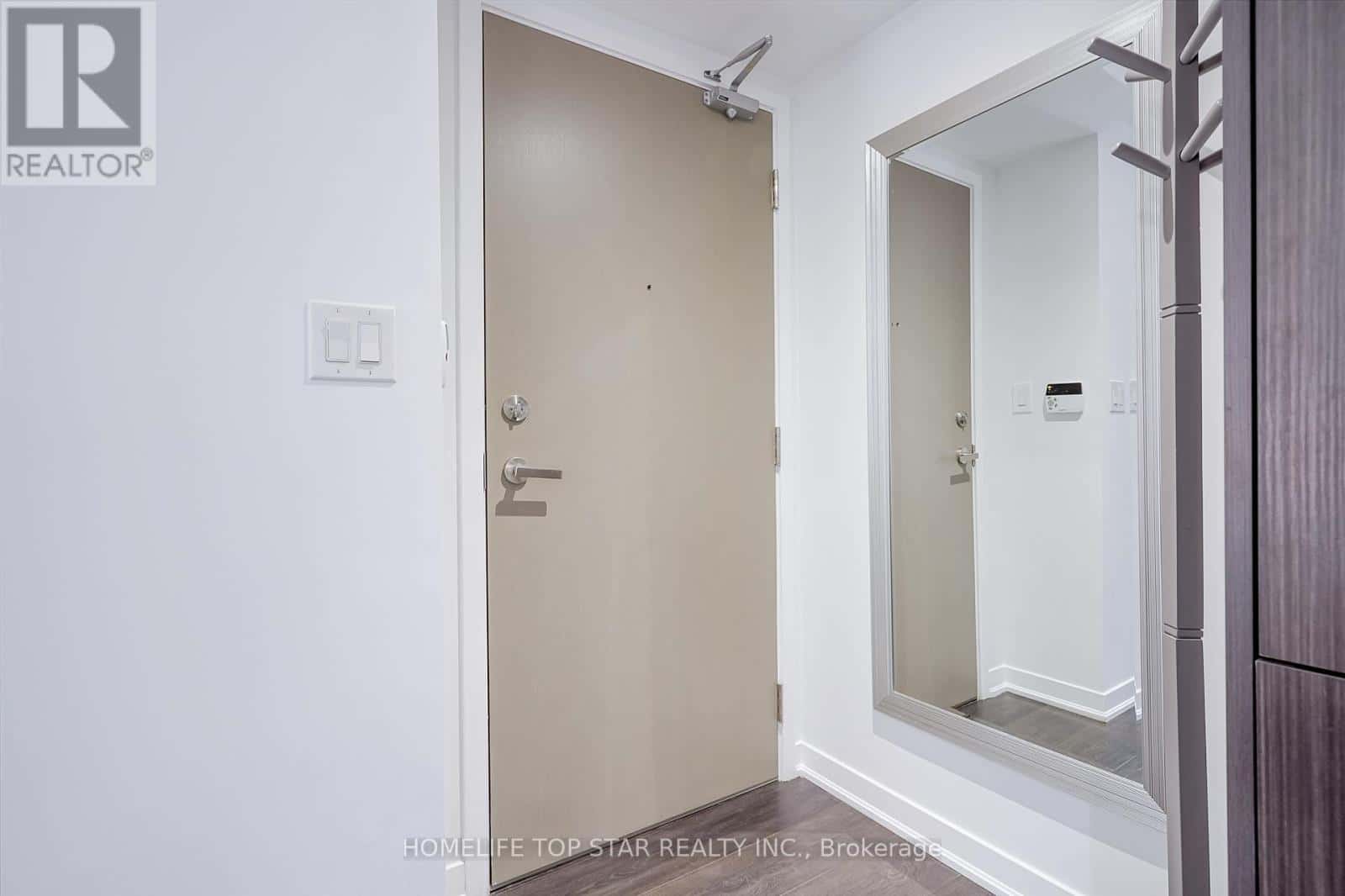 1406 - 100 HARBOUR STREET — Toronto (Waterfront Communities), Ontario - Photo 4 of 39