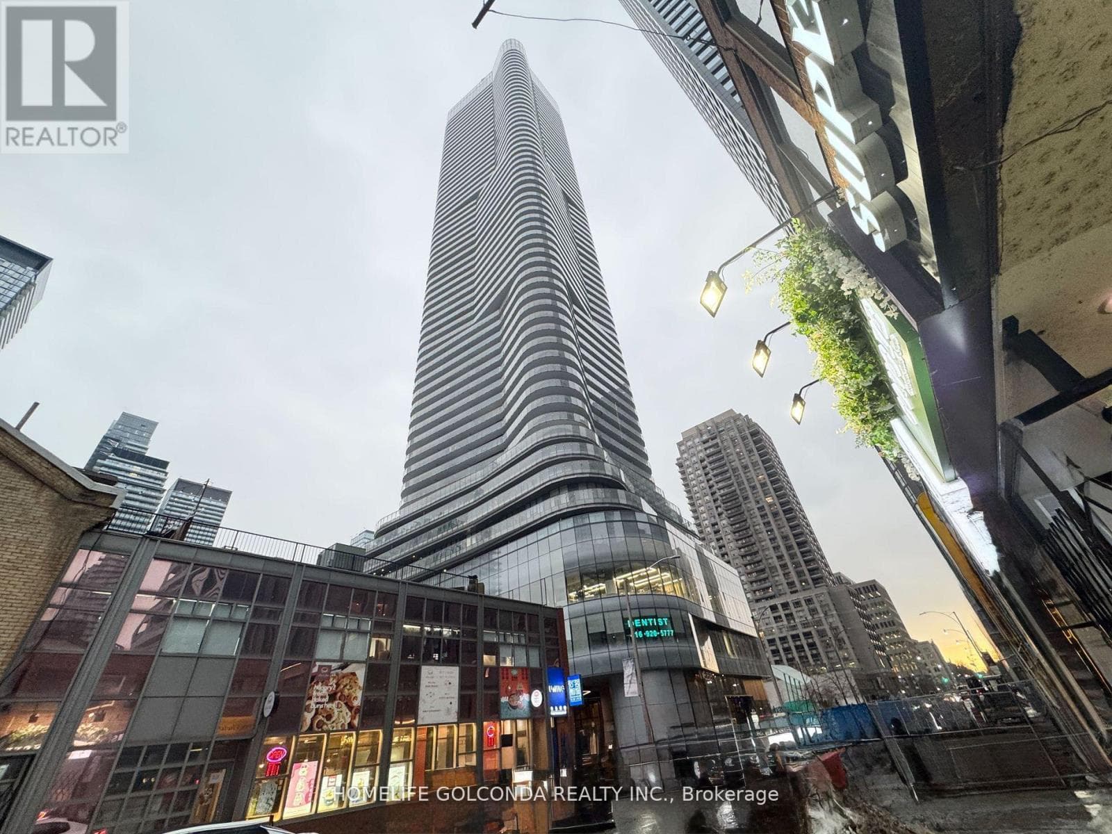 4006 - 11 WELLESLEY STREET W — Toronto (Bay Street Corridor), Ontario - Main photo