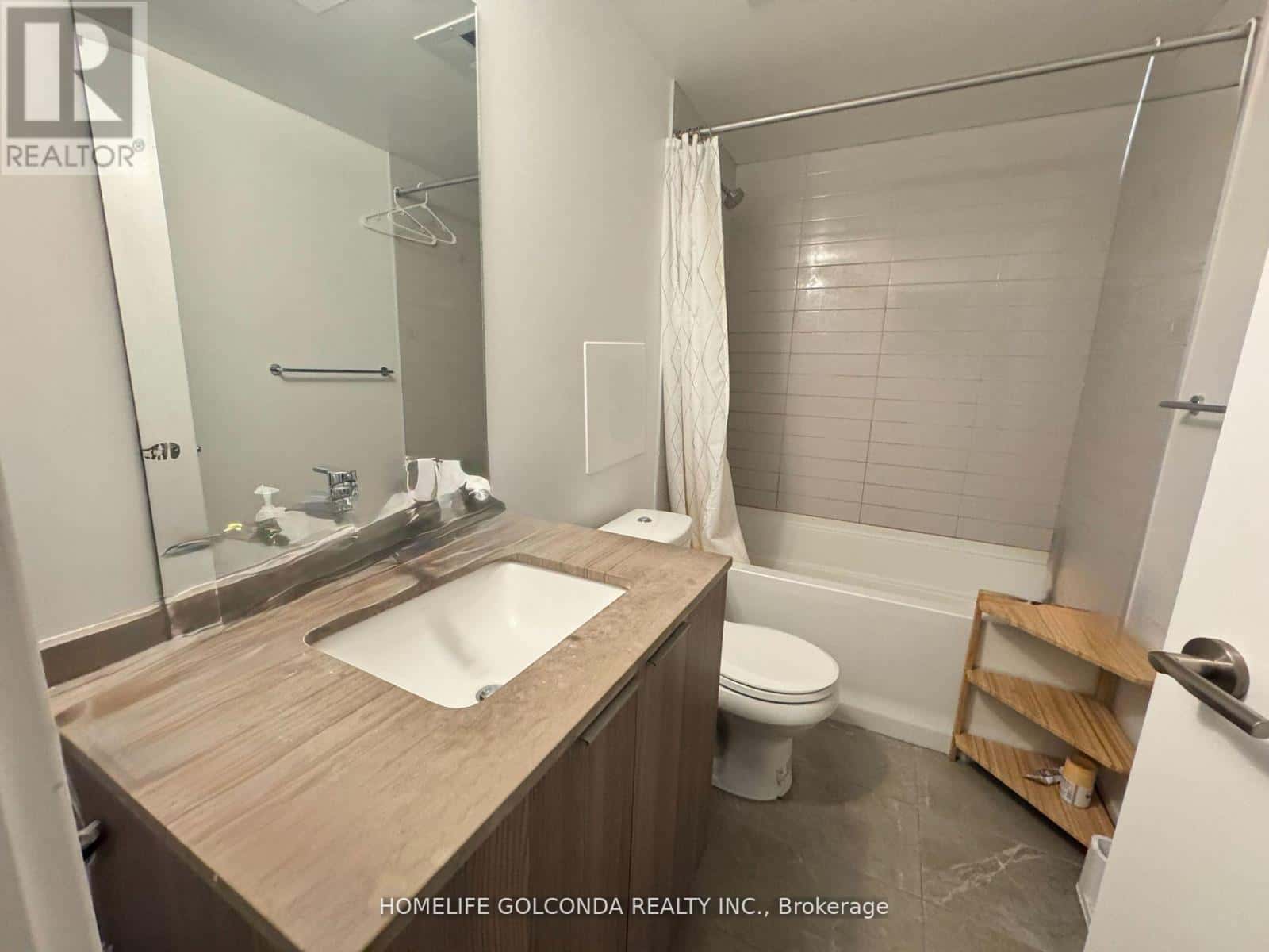 4006 - 11 WELLESLEY STREET W — Toronto (Bay Street Corridor), Ontario - Photo 5 of 15