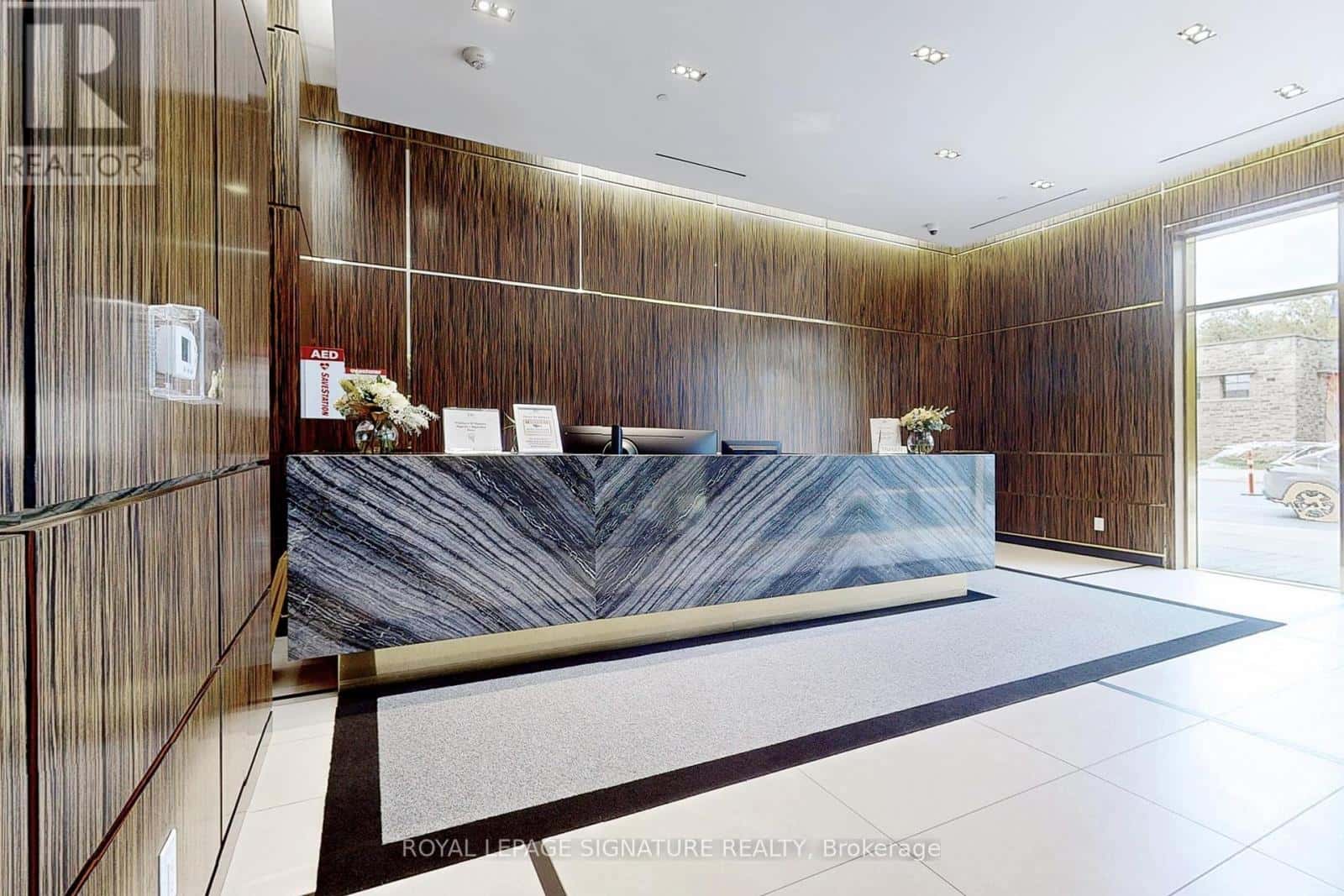 415 - 3018 YONGE STREET — Toronto (Lawrence Park South), Ontario - Photo 3 of 44