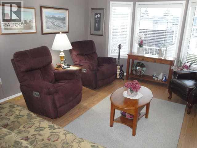 3205 31st Street S — Lethbridge, Alberta - Photo 2 of 18