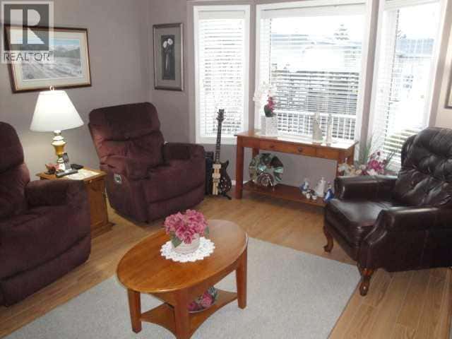 3205 31st Street S — Lethbridge, Alberta - Photo 3 of 18