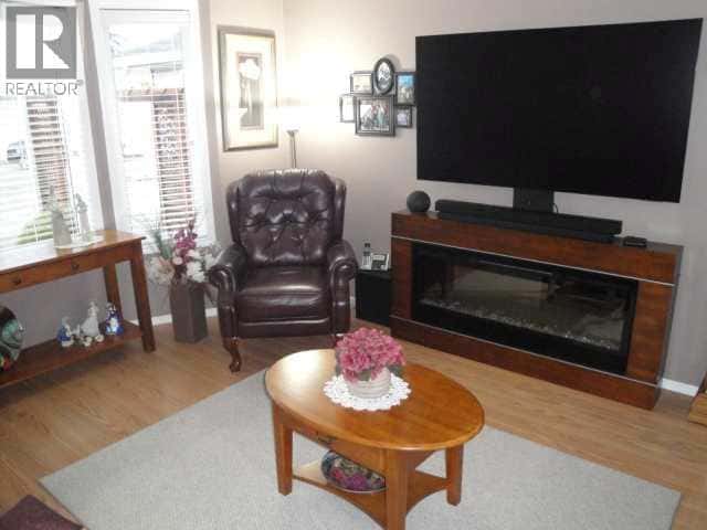 3205 31st Street S — Lethbridge, Alberta - Photo 4 of 18