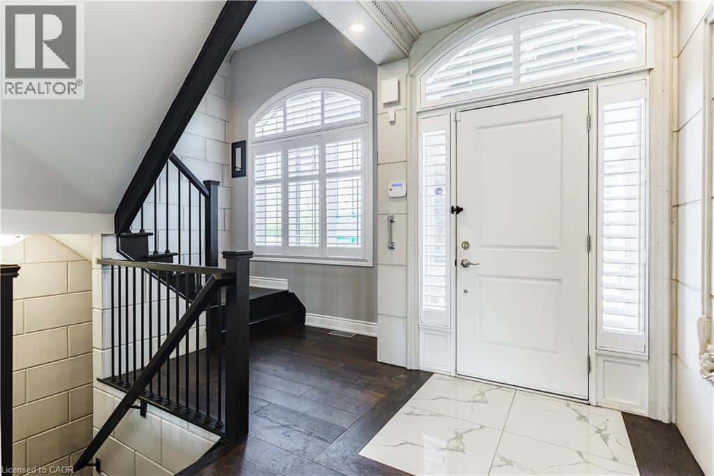 8 CESAR Place — Ancaster, Ontario - Photo 5 of 50