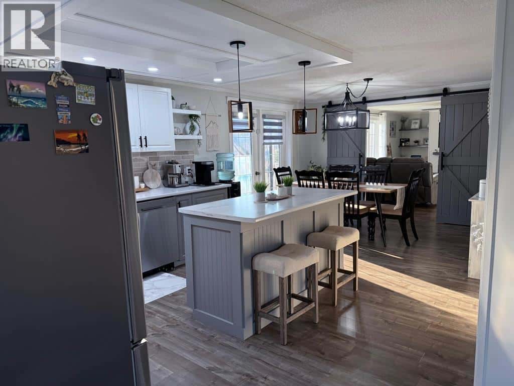 51 PEBBLE DRIVE — Fort Nelson, British Columbia - Photo 5 of 33