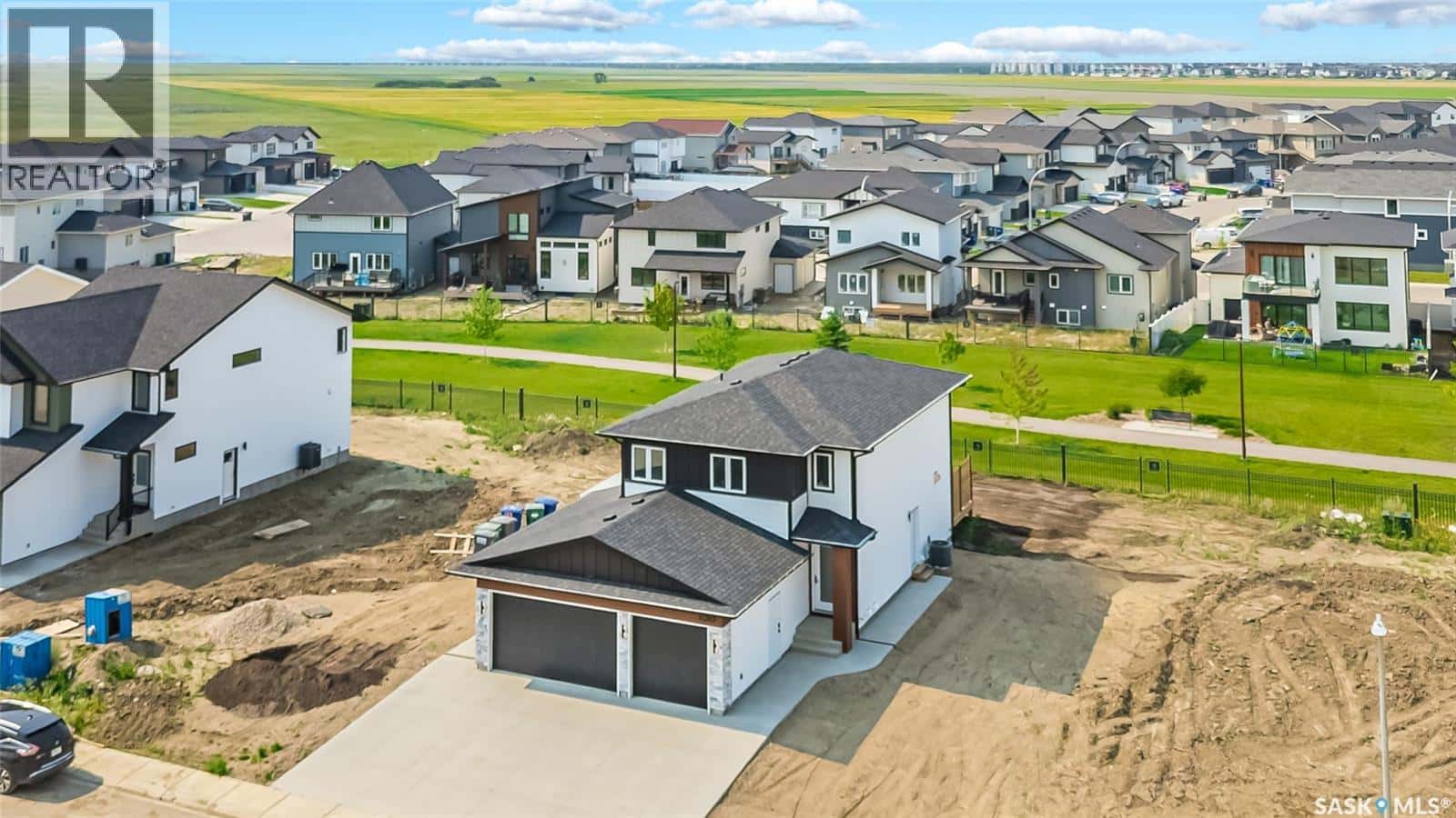 158 Haverstock CRESCENT — Saskatoon, Saskatchewan - Photo 3 of 50