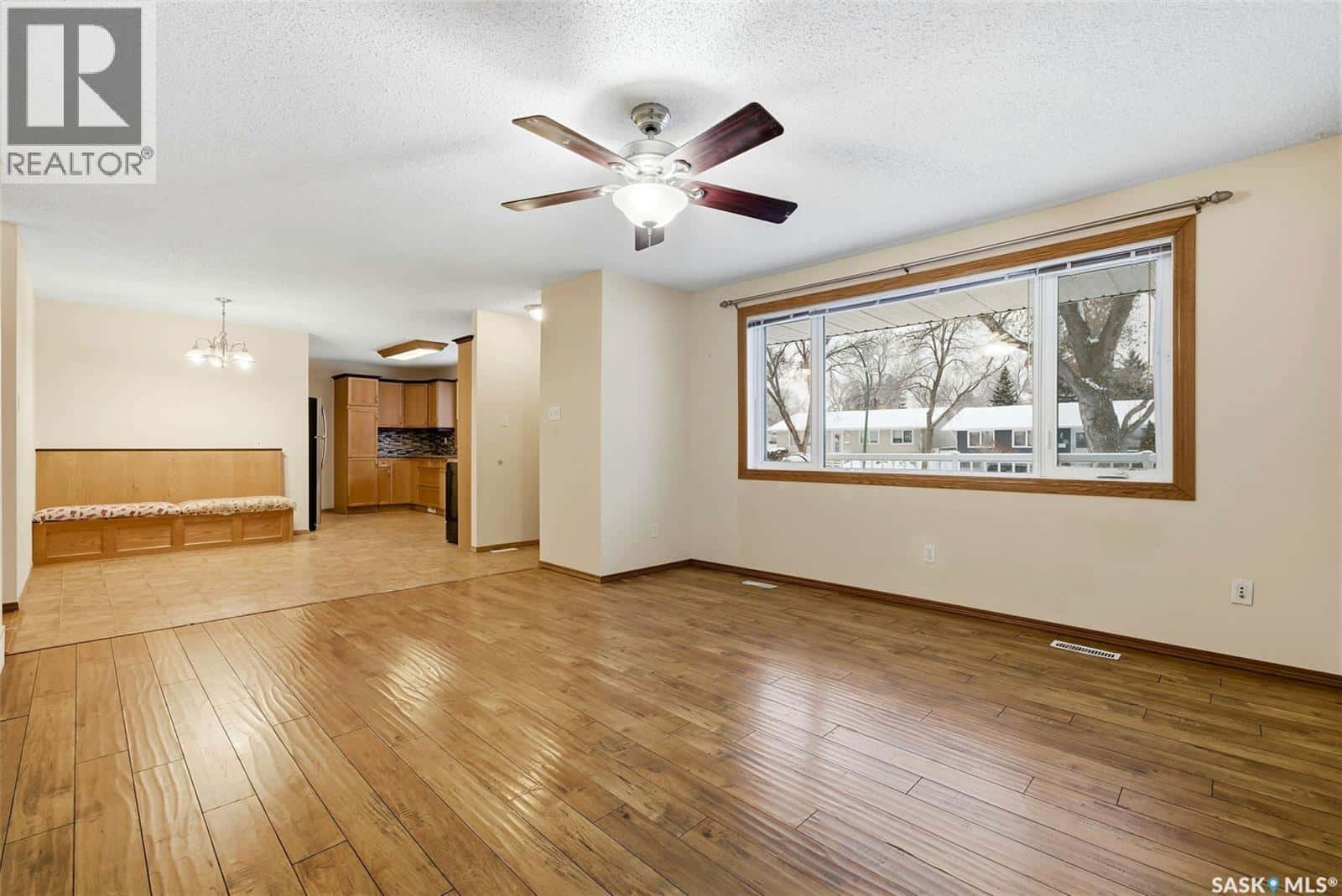 14 Milford CRESCENT — Regina, Saskatchewan - Photo 5 of 32