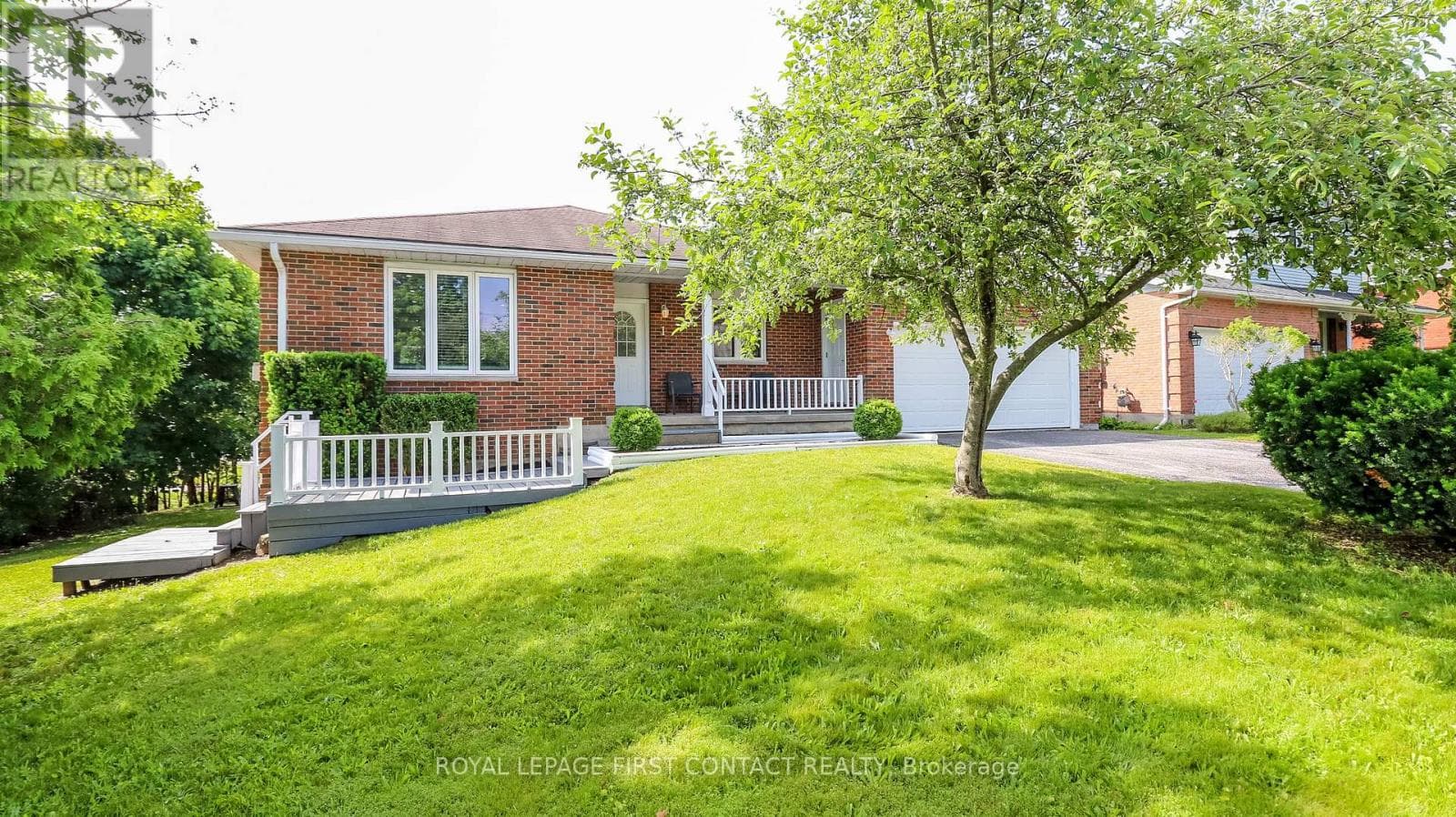 1 MARIPOSA DRIVE — Orillia, Ontario - Main photo