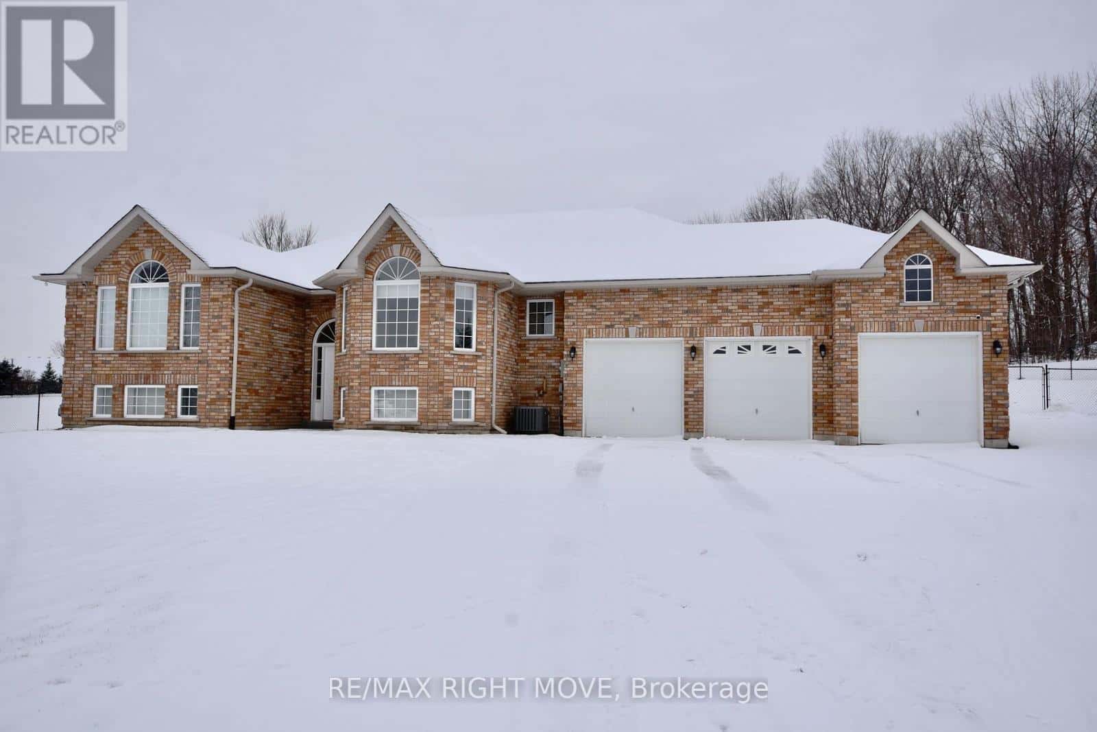 1348 HAWK RIDGE CRESCENT — Severn, Ontario - Photo 2 of 33