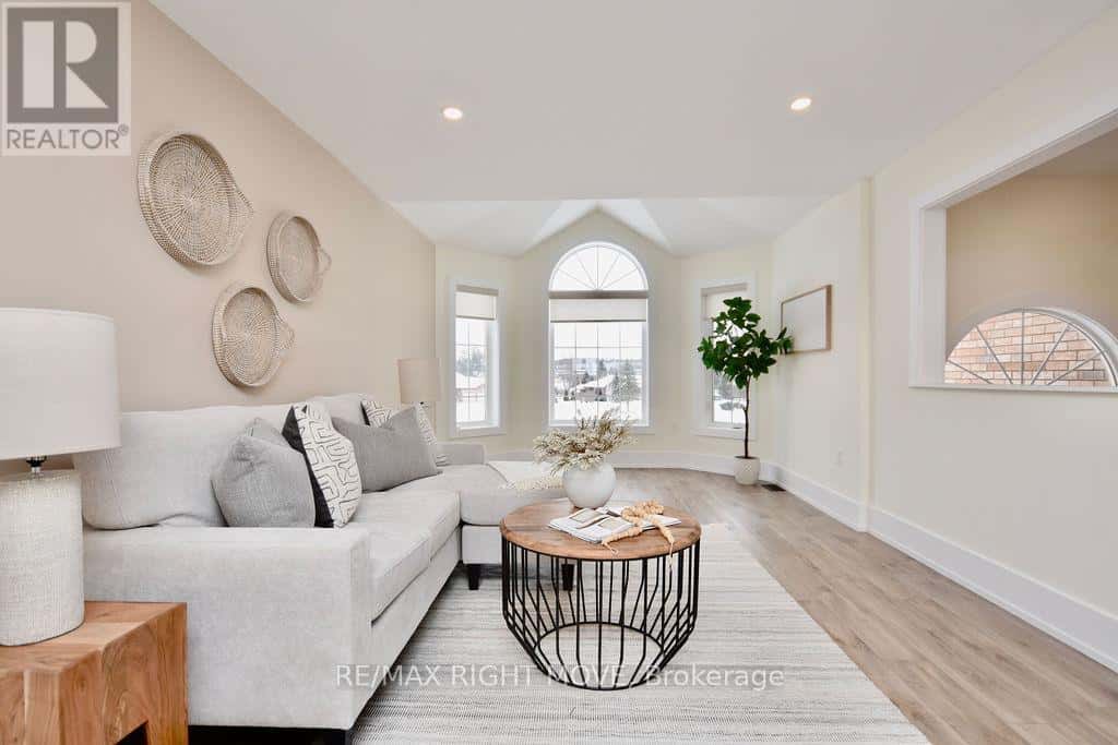 1348 HAWK RIDGE CRESCENT — Severn, Ontario - Photo 4 of 33